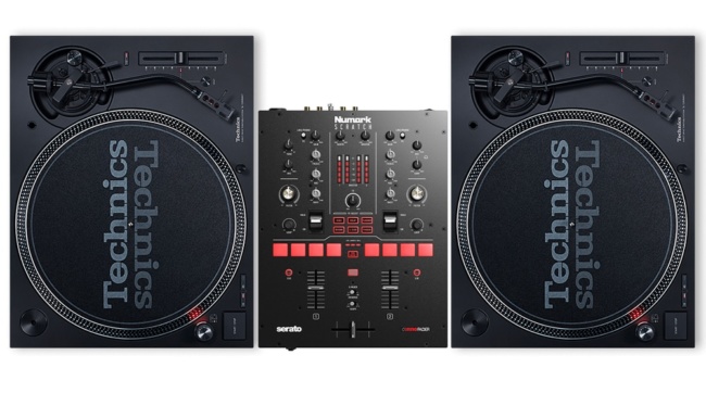Numark Scratch DJ mixer DJ setup