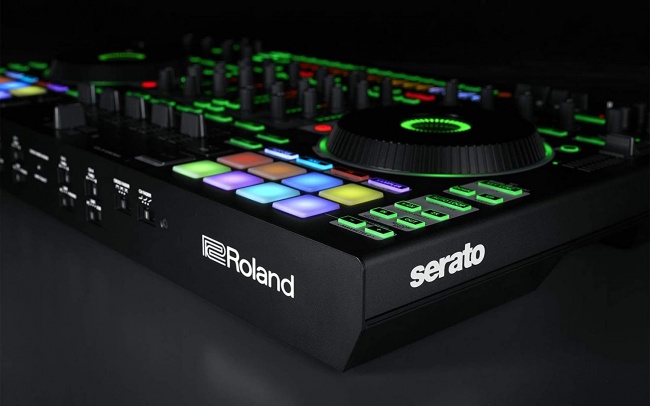 Roland, 4, Four-Channel, Two-Deck (DJ-808) design