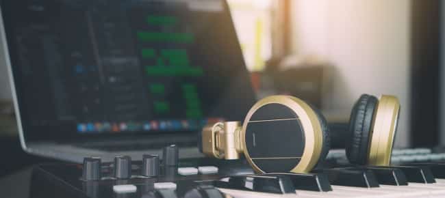 Headphones for mixing & mastering